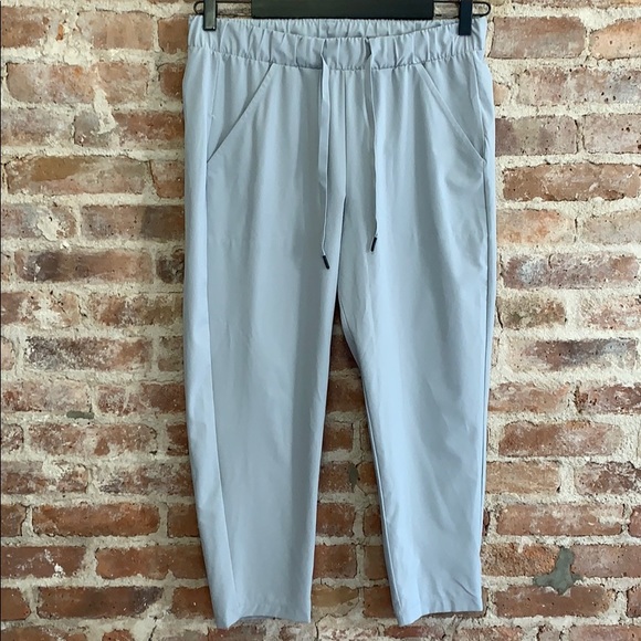 women's ua woven ankle crop